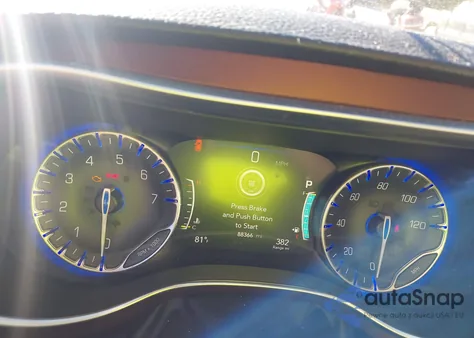 2020 Chrysler Pacifica Limited из США, поврежденный, VIN 2C4RC1GG1LR144271